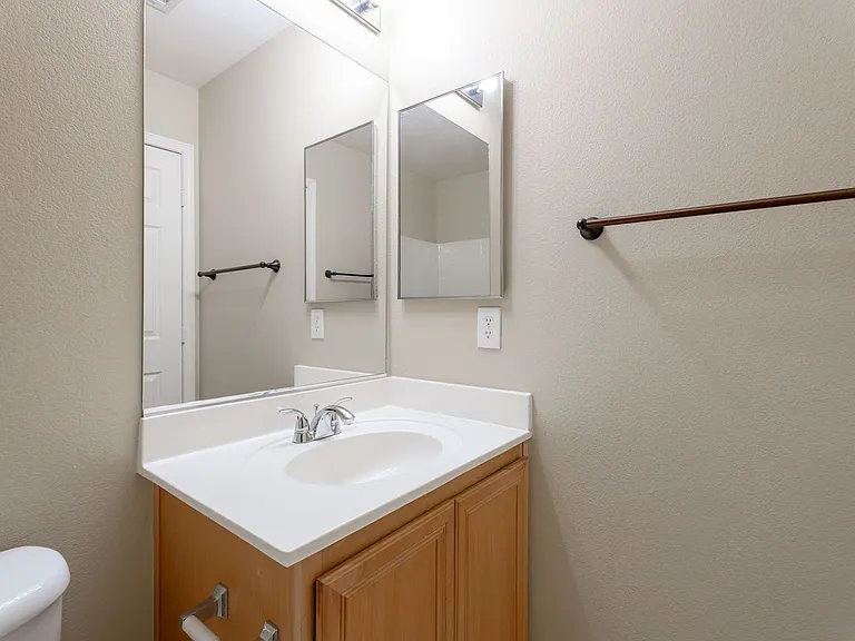 944 Saffex Rose Ave — Photo 28
