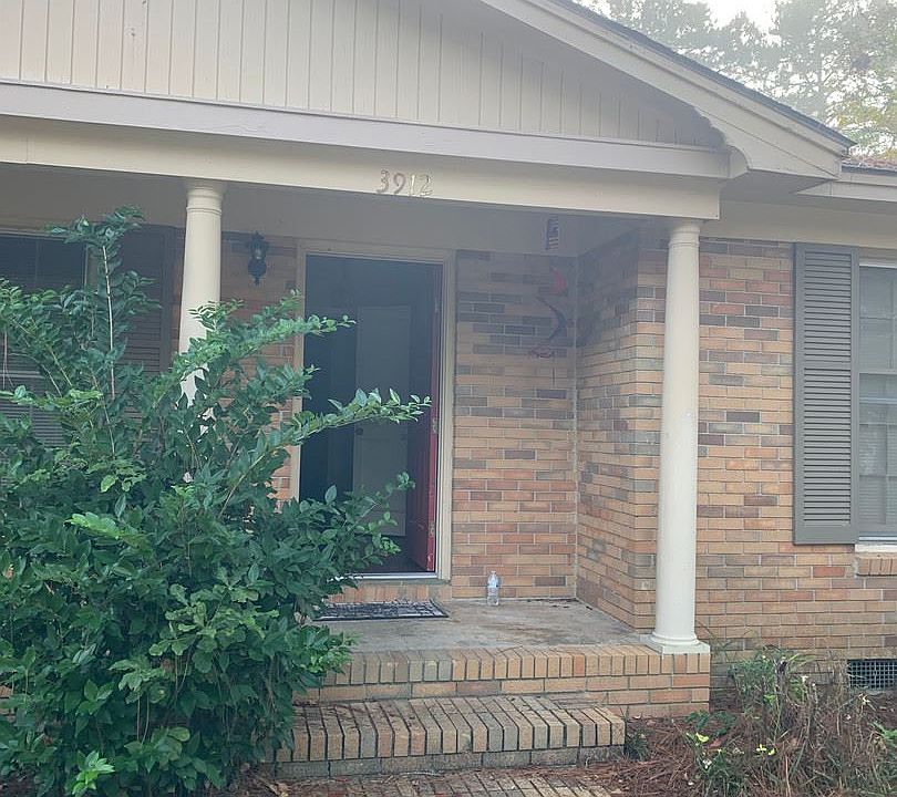 1st image of 3912 Camellia Dr