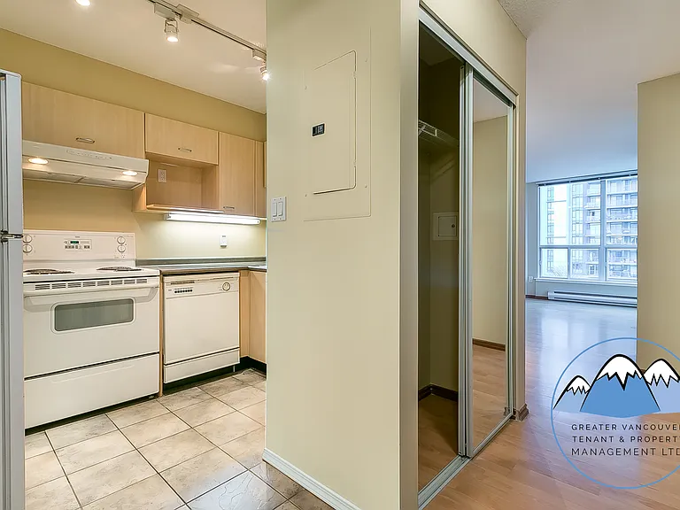 1148 Heffley Cres #704 — Photo 4