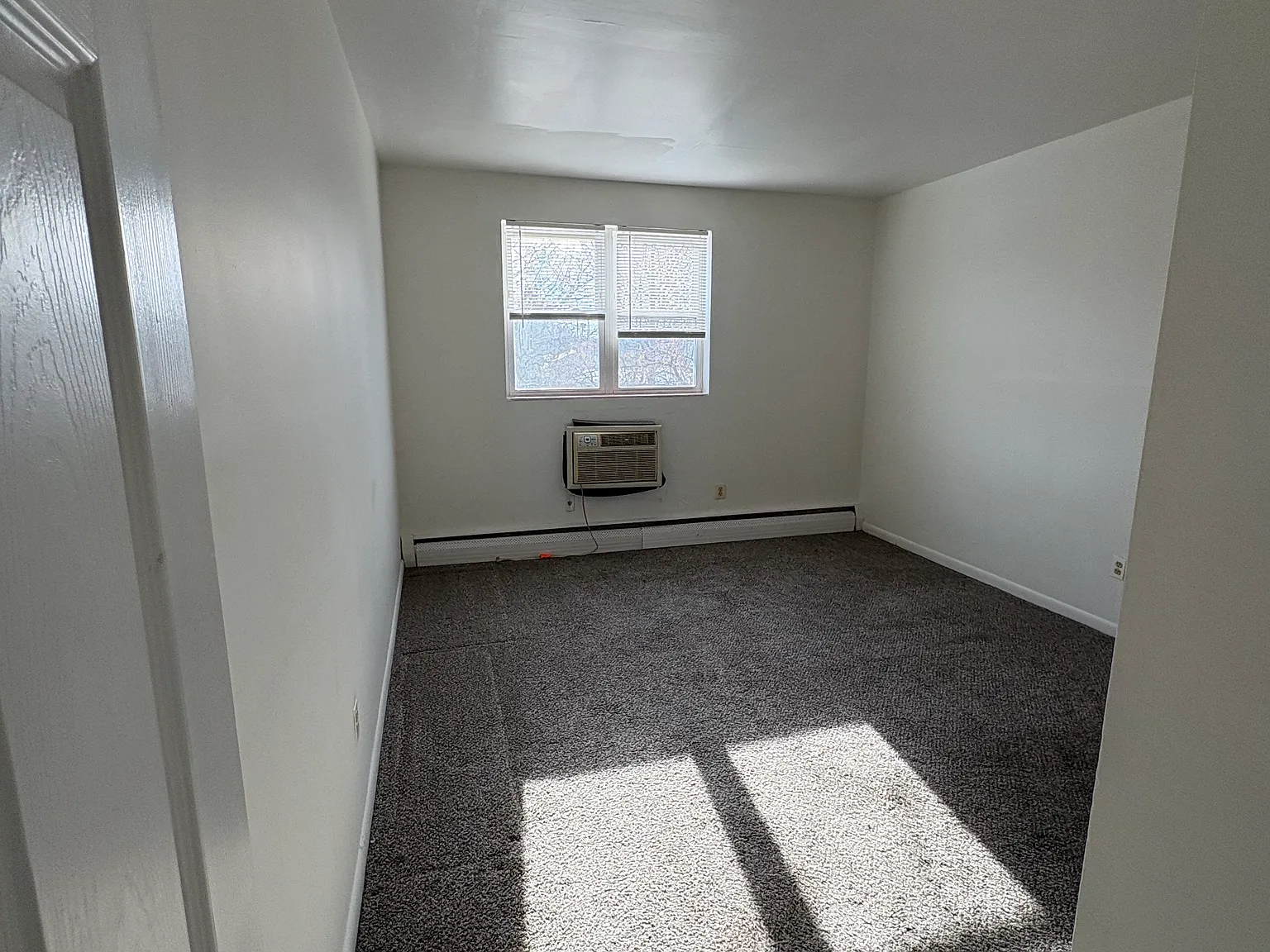 2 bed, 825 sqft, $1,575 — Photo 3