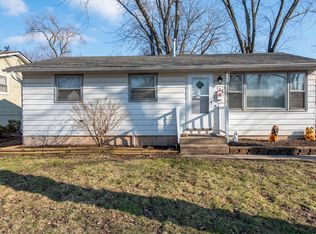 107 Bellevue Dr, Round Lake Park, IL