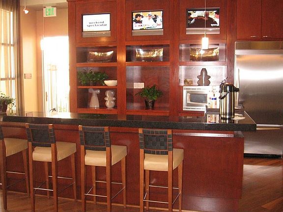 Great place to meet friends!