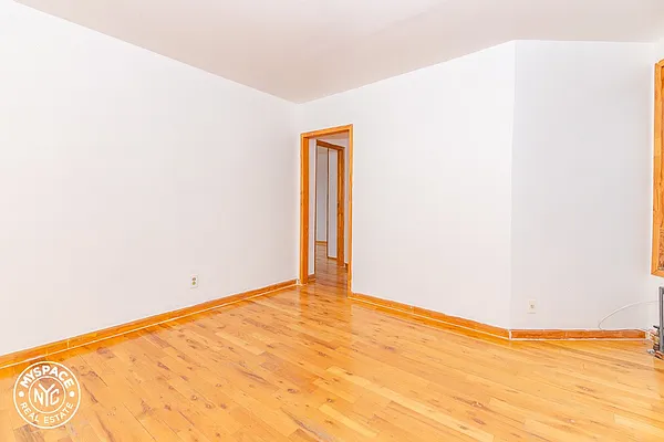 Rented by MySpaceNYC | media 19