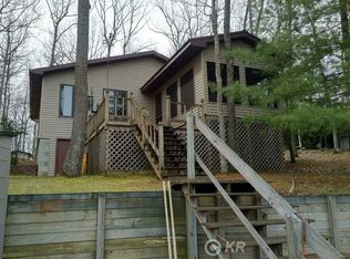 5041 Ruby Dr, Gladwin, MI 48624