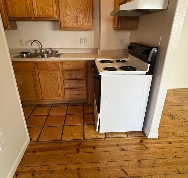 426 N 9th St — Photo 5