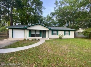 422 Whispering Pine Dr, Ocean Springs, MS 39564