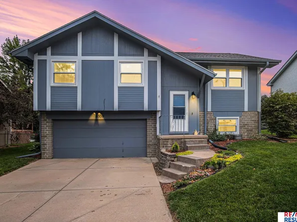 8009 S 152nd St, Omaha, NE 68138