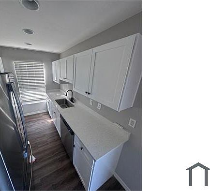 4th image of 338 Harold Ave S