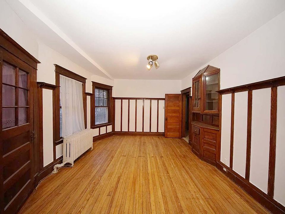Formal dining room