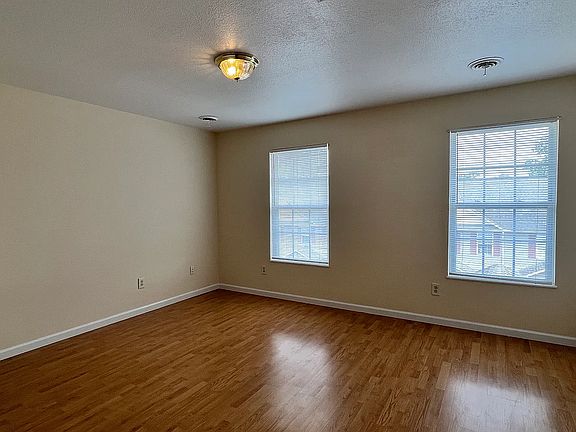 2nd image of 417 Fairgrounds Rd #13