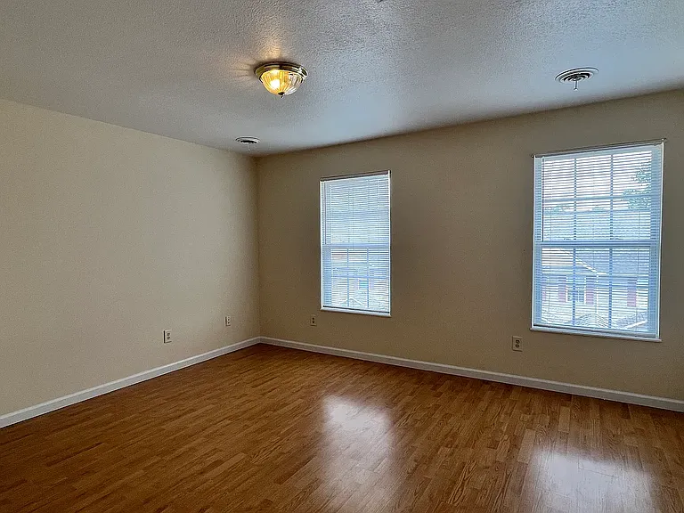 417 Fairgrounds Rd #13 — Photo 2