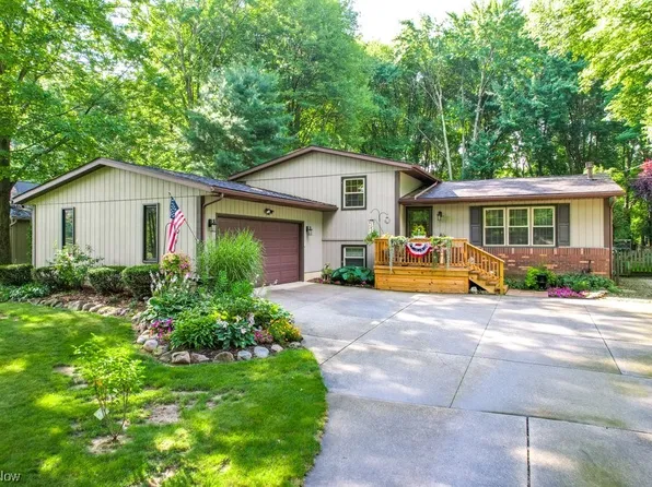 3192 Sandy Lake Rd, Ravenna, OH 44266