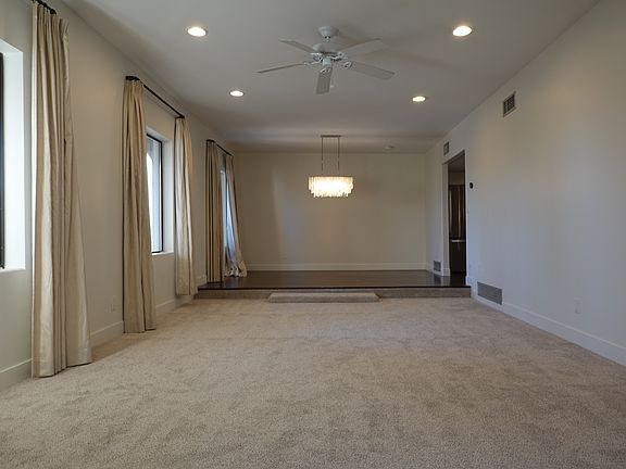 5th image of 3745 N Knollwood Cir