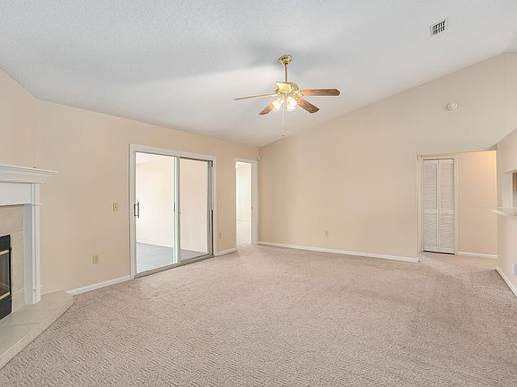 3rd image of 3393 Westfield Dr