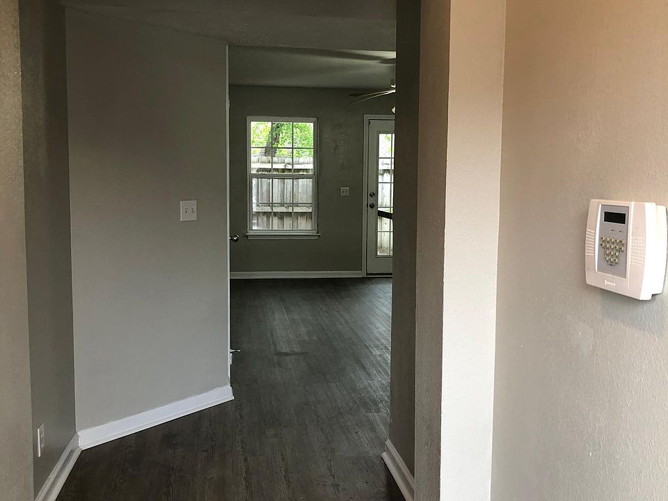 1st image of 366 Arapaho Dr