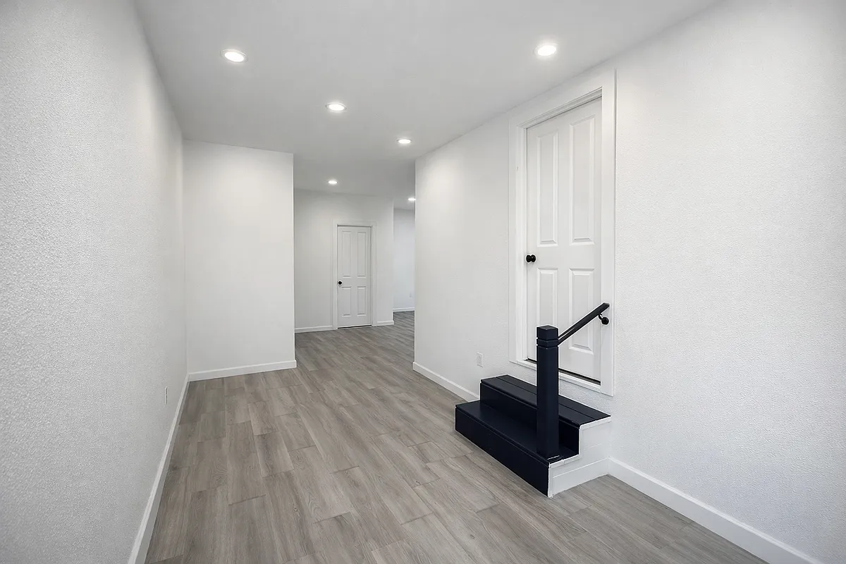 Building Photo - 426 Seawind #B