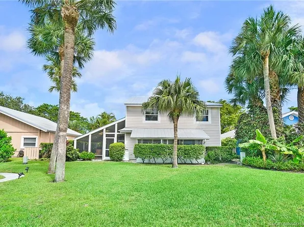 3272 NE Spinnaker Way, Jensen Beach, FL 34957