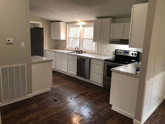 2nd image of 230 Kerr St