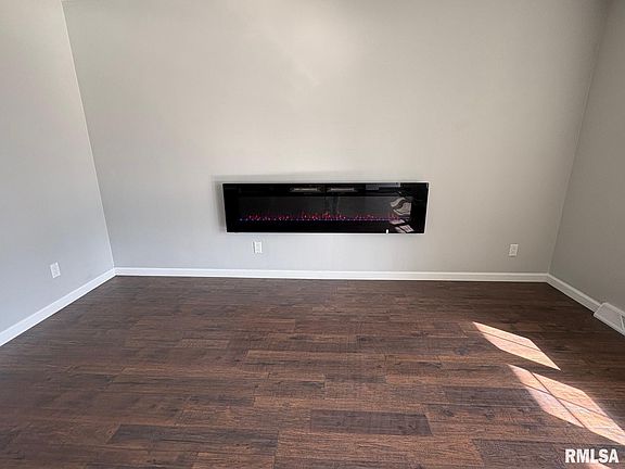 5th image of 29 Andover Dr