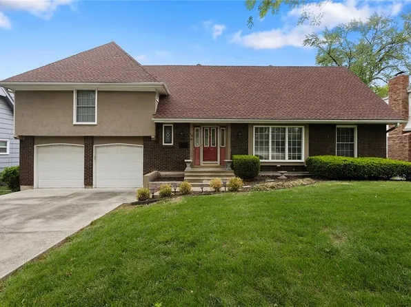 10 W Bridlespur Dr, Kansas City, MO 64114