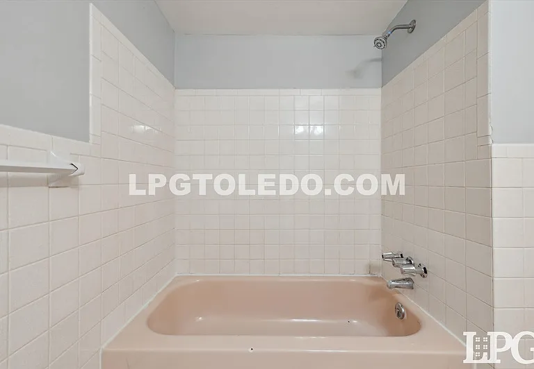 3310 Arlington Ave #8 — Photo 14