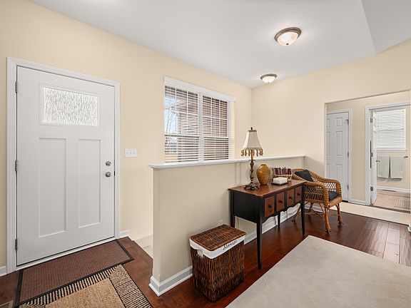 5th image of 21 W Winterberry Ave