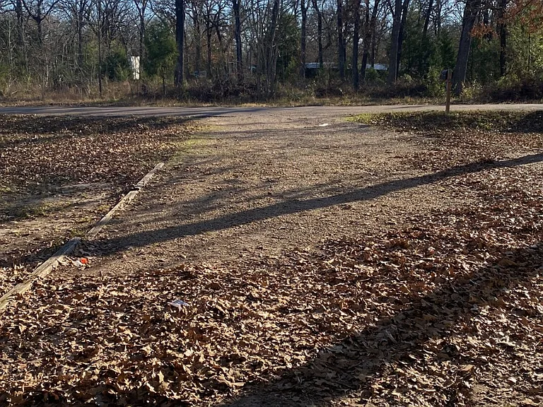 128 Pierce Dr — Photo 3