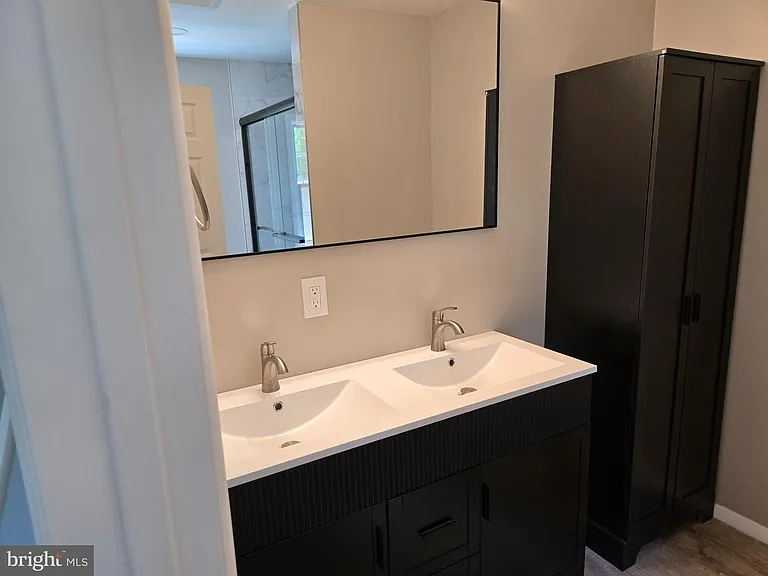 242 S Sugan Rd — Photo 16