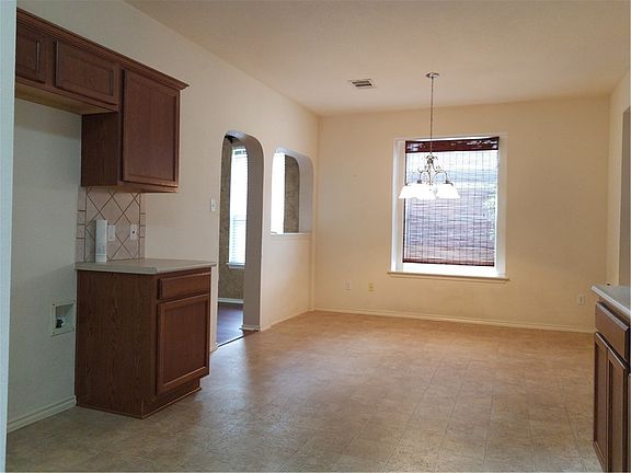 4th image of 1707 Big Bend Dr