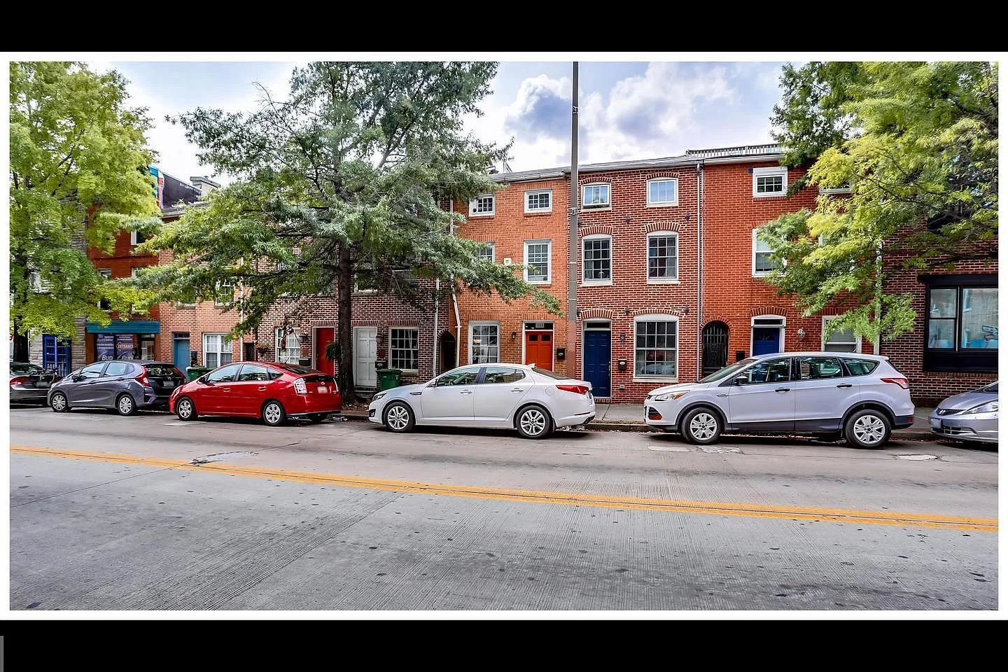 2 bed, 1185 sqft, $2,700 — Photo 1
