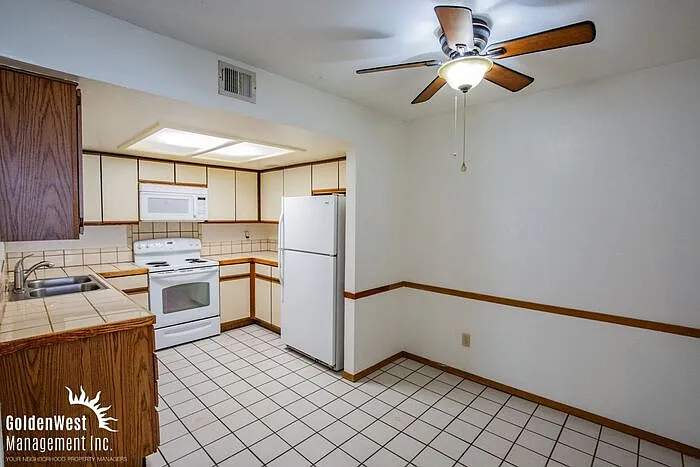 2 bed, 2.0 bath, 1155 sqft, $1,300 — Photo 4