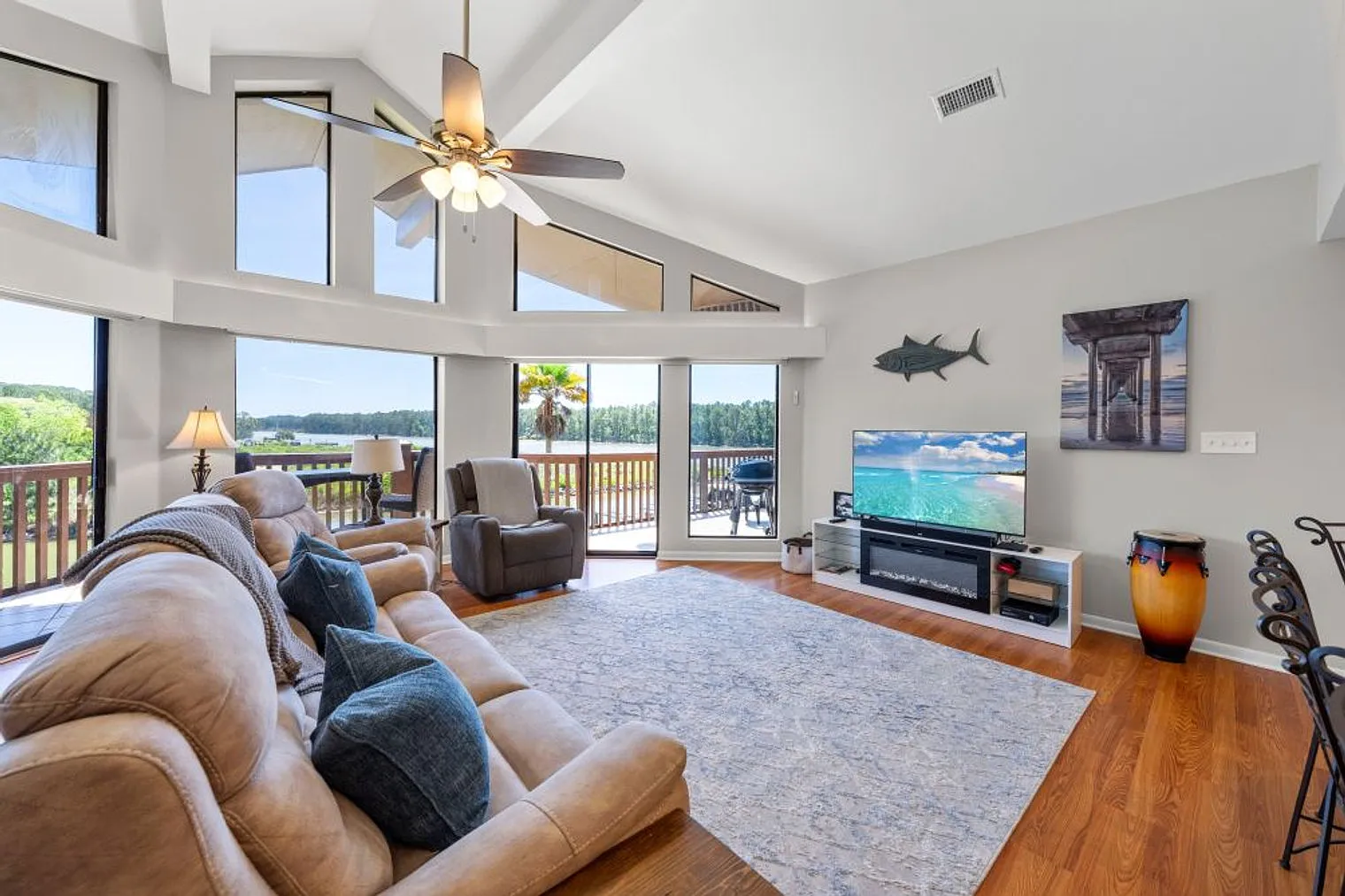 4 bed, 3.0 bath, 1506 sqft, $3,180 — Photo 4