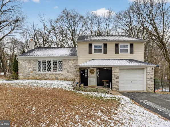 4517 E Yates Rd, Bensalem, PA 19020