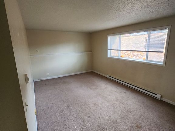 3rd image of 215-225 NW Tingley St #215B