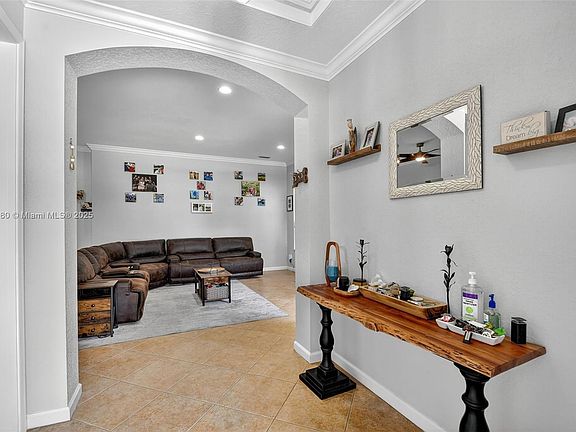 5th image of 1086 Grove Park Cir
