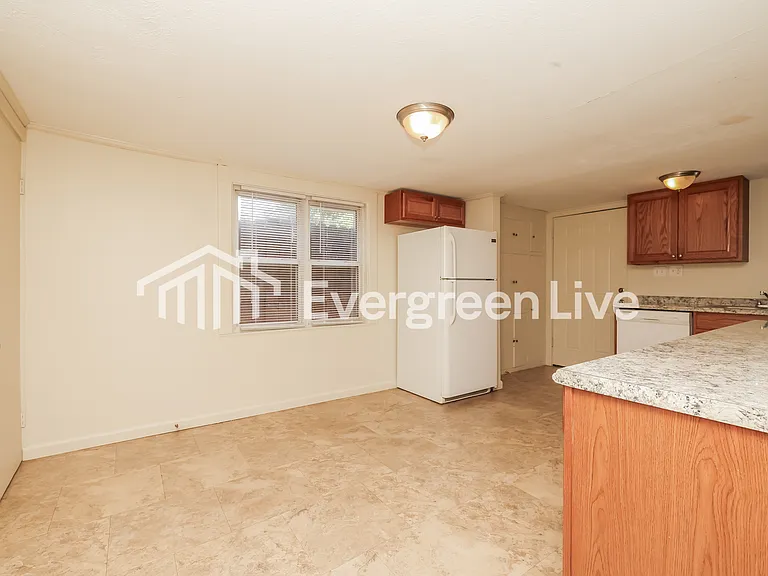 2961 Berkley St — Photo 5