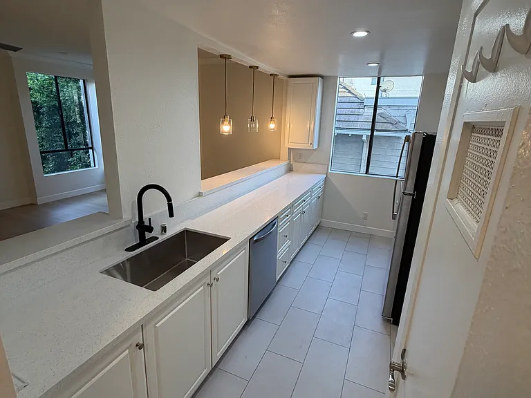 4741 Radford Ave #203 — Photo 23