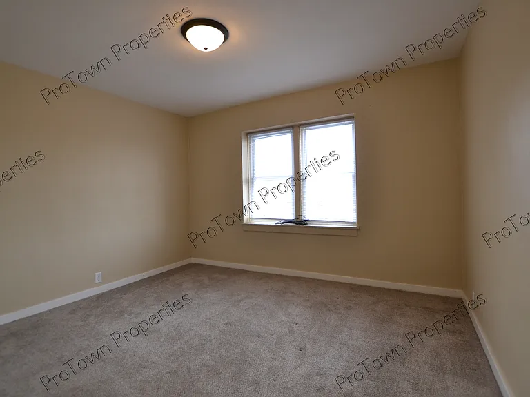 120 E North St #B1-2F — Photo 5