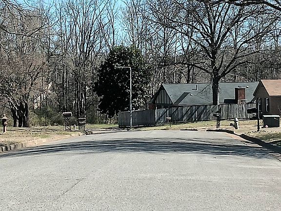 5th image of 5392 Ravendale Ave