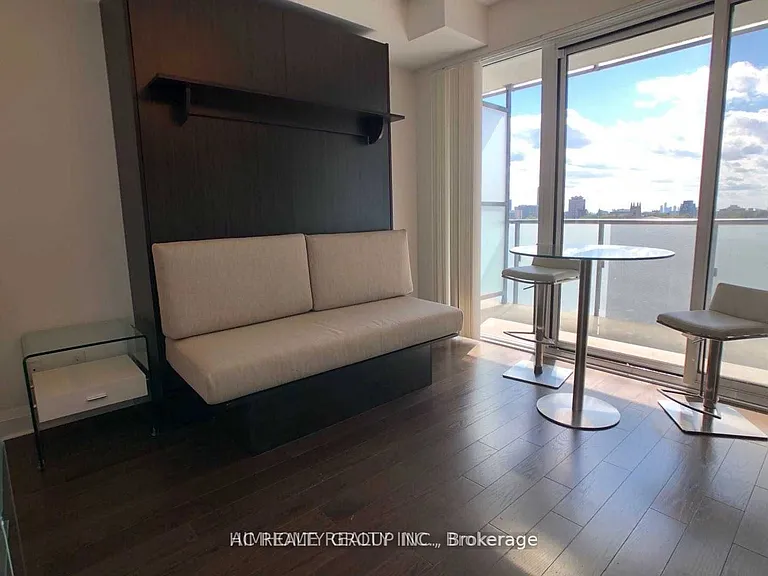 1080 Bay St #707 — Photo 7