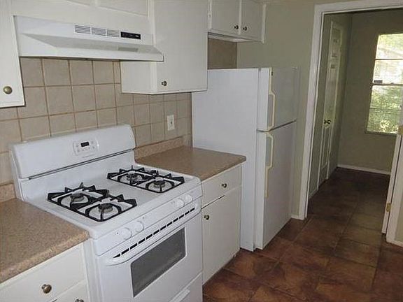 Kitchen - Stove, Fridge