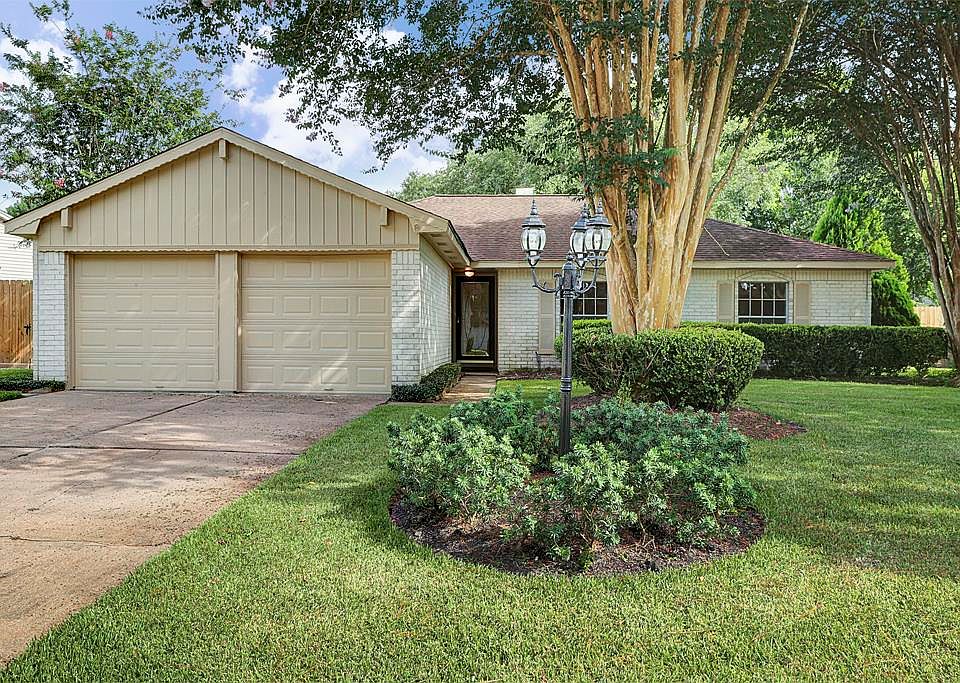 1st image of 16410 Hibiscus Ln