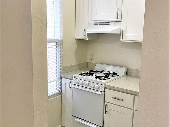 LIGHT AND BRIGHT UPDATED KITCHEN WITH GAS RANGE