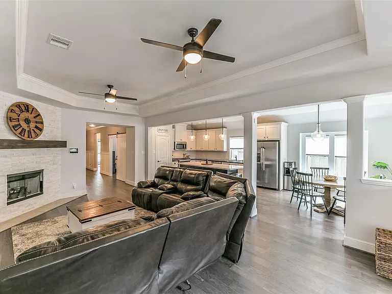 1316 Graham Trace Ln — Photo 15