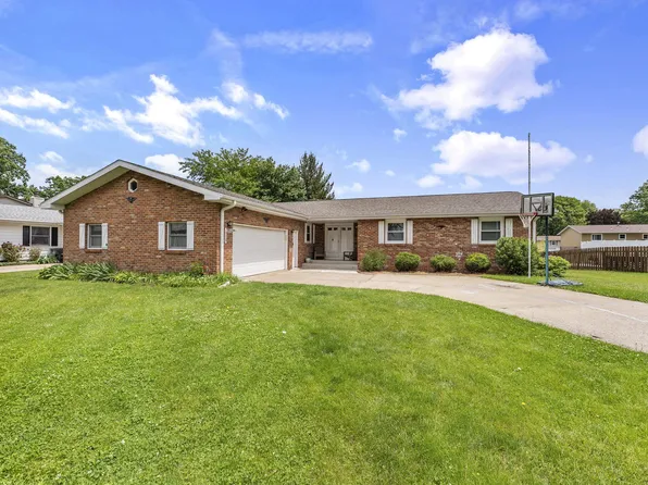2409 Imperial Oaks Dr, Muscatine, IA 52761