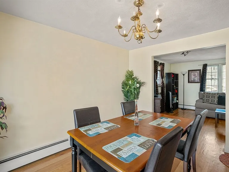42 Rockland Ave — Photo 12