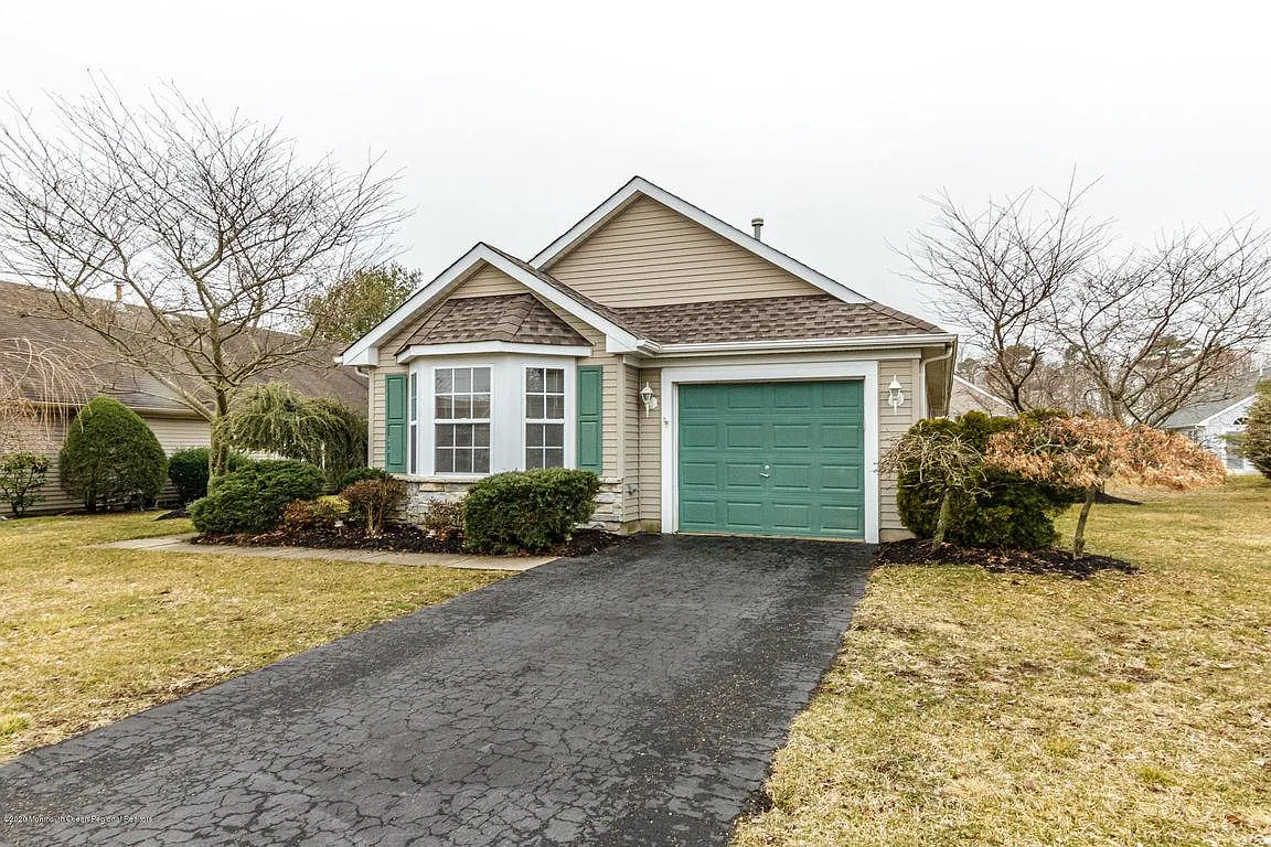2930 Rock Hill Ln photo 1