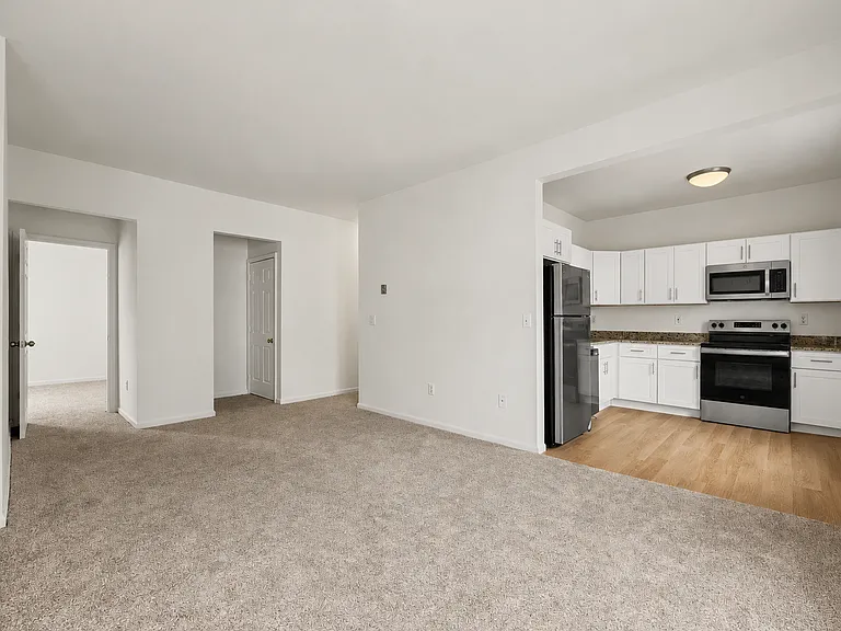 2 S New St #2 — Photo 1
