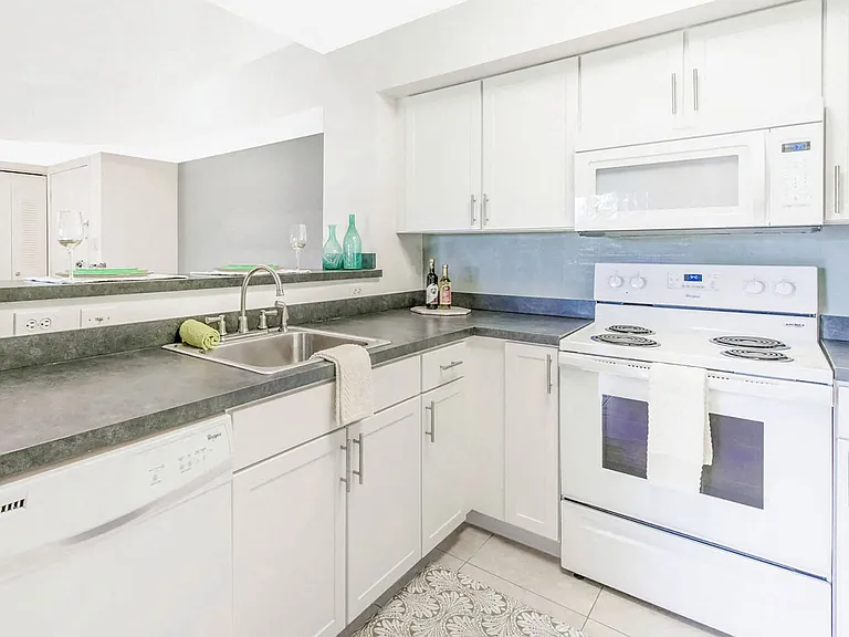 Enjoy plenty of counter space, giving you all the room you need for meal prep, cooking, and organizing.