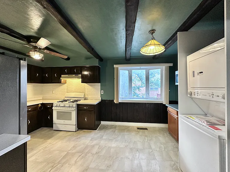 7831 Venus Pl — Photo 5